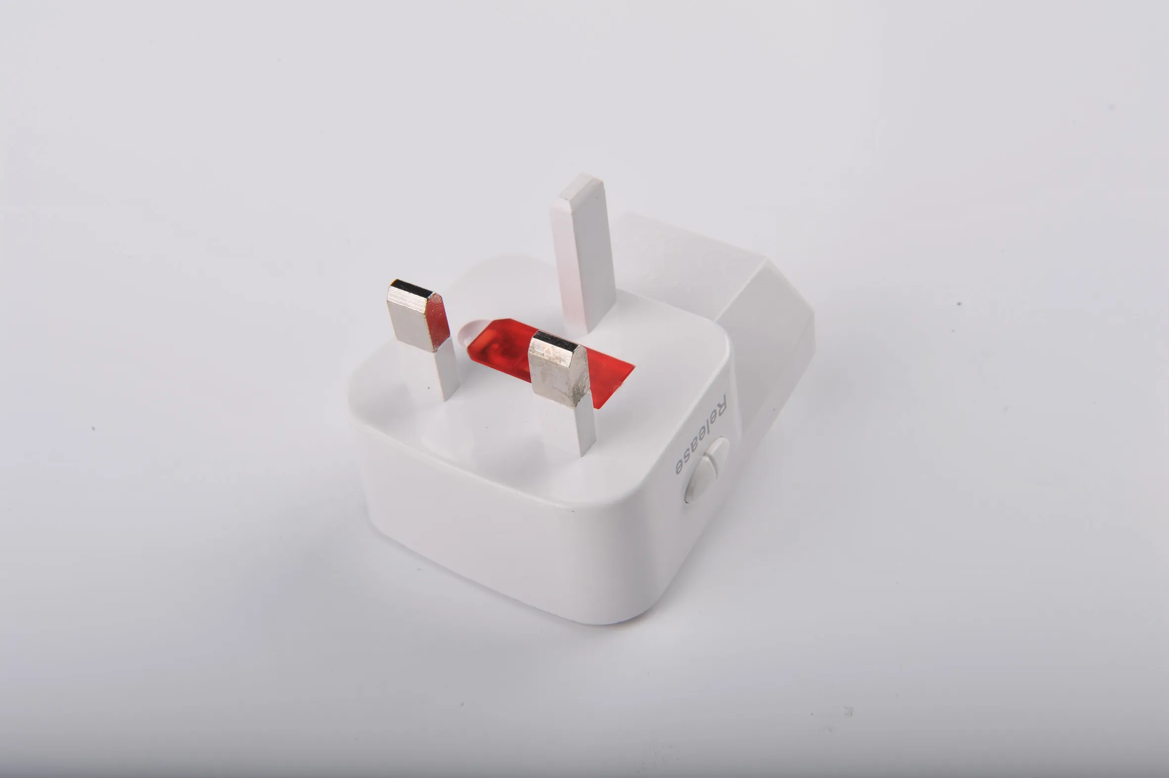 Travel adapter CH-153